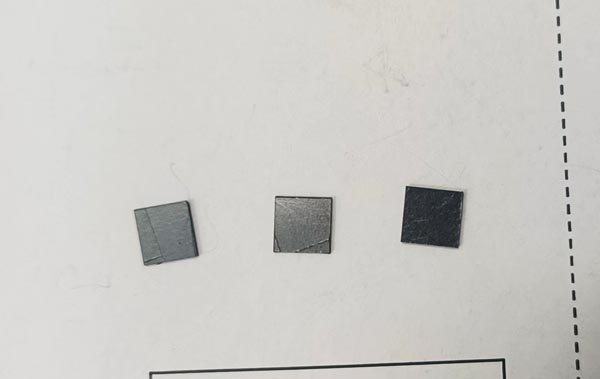 石墨片用什么切割呢？精密激光切割機！(圖1)