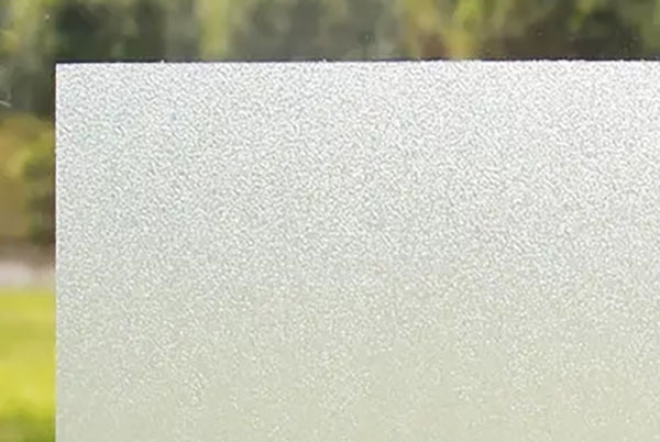 玻璃激光打磨砂跟傳統(tǒng)磨砂工藝有什么不同？